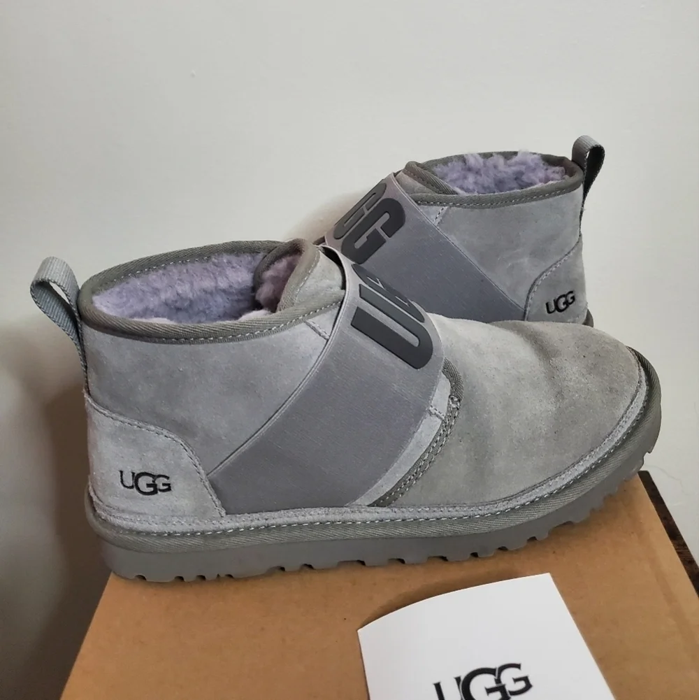 Womens UGG Neumel 11 Graphic Boots Size 8 with box